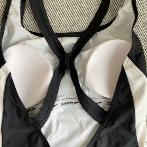 Speedo Women’s Swimsuit Powerflex - Picture 3 of 5